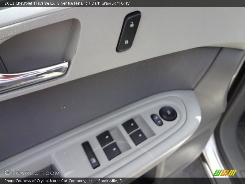 Silver Ice Metallic / Dark Gray/Light Gray 2011 Chevrolet Traverse LS