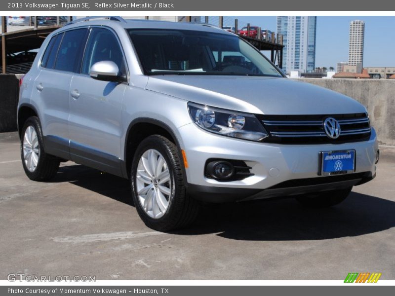 Reflex Silver Metallic / Black 2013 Volkswagen Tiguan SE