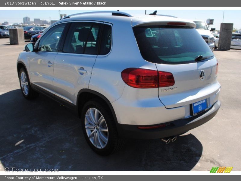 Reflex Silver Metallic / Black 2013 Volkswagen Tiguan SE
