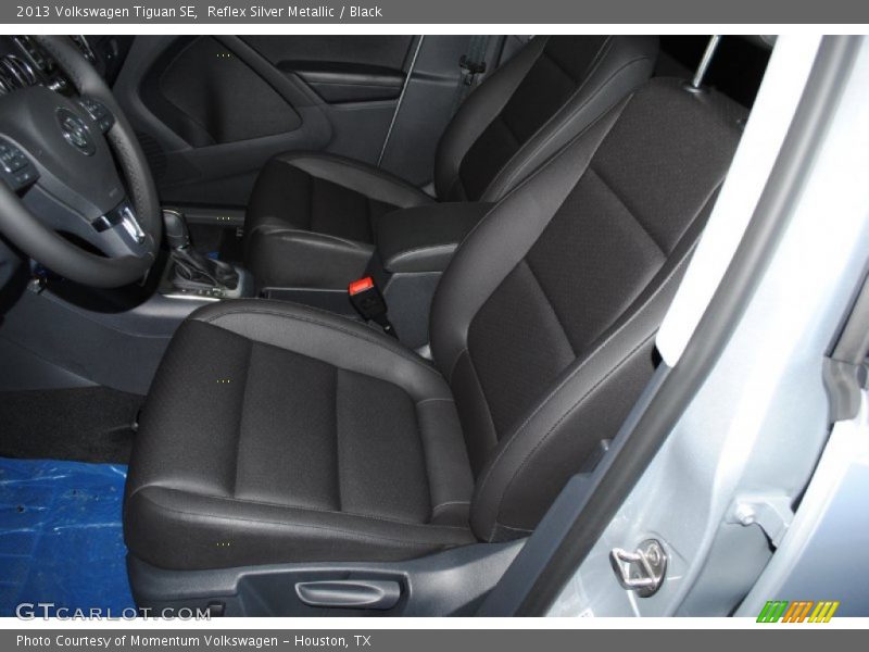 Reflex Silver Metallic / Black 2013 Volkswagen Tiguan SE