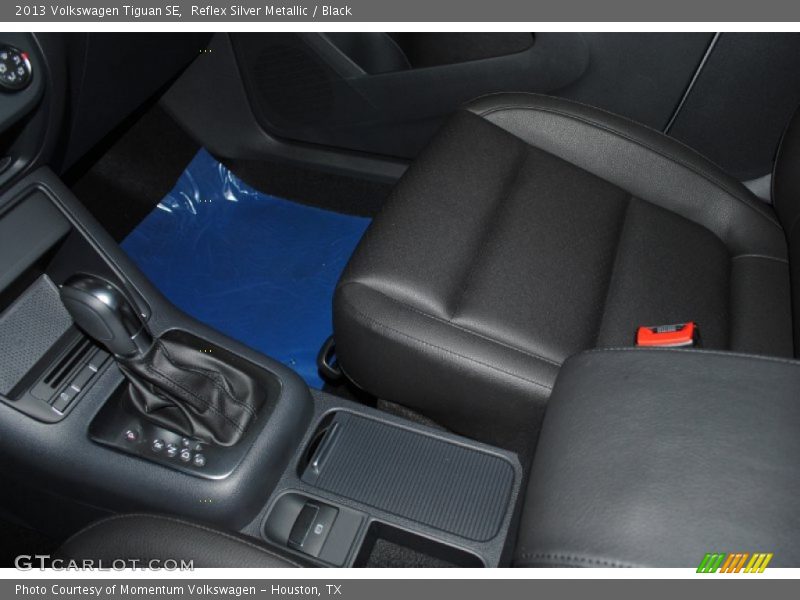 Reflex Silver Metallic / Black 2013 Volkswagen Tiguan SE