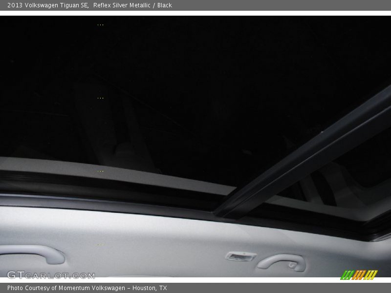 Reflex Silver Metallic / Black 2013 Volkswagen Tiguan SE