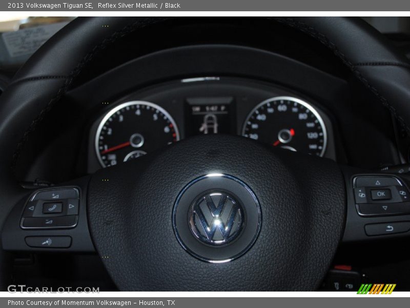 Reflex Silver Metallic / Black 2013 Volkswagen Tiguan SE