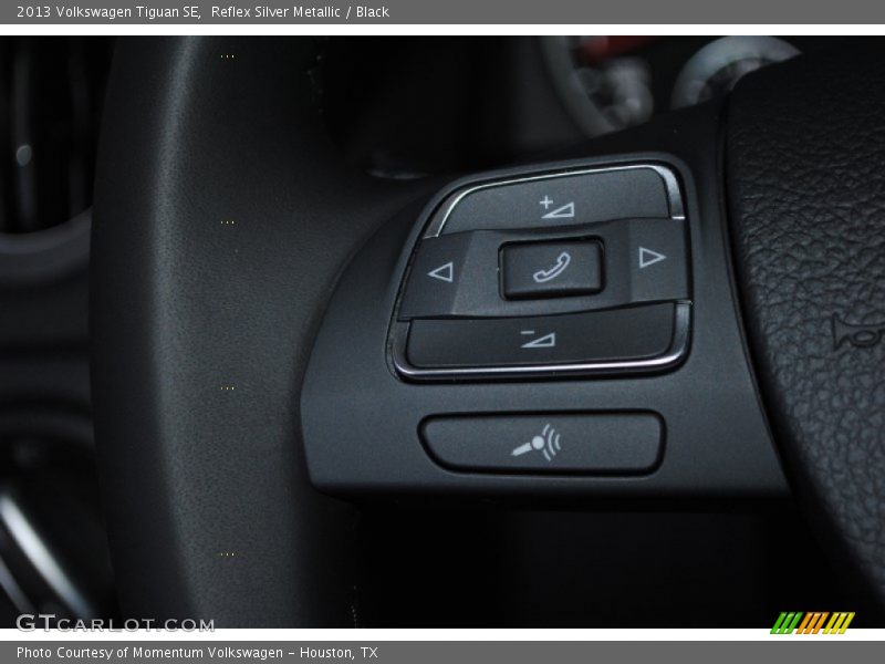 Reflex Silver Metallic / Black 2013 Volkswagen Tiguan SE
