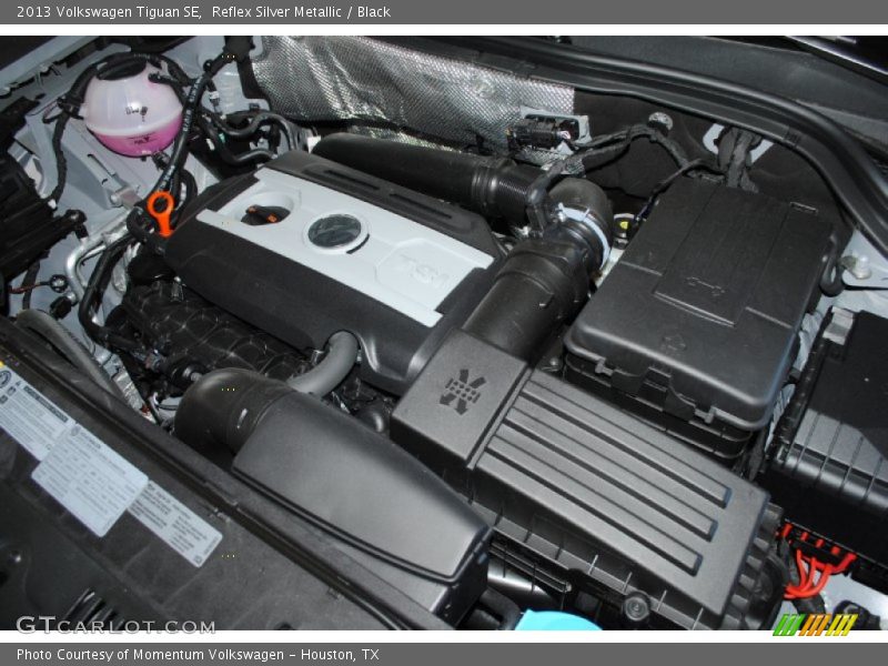 Reflex Silver Metallic / Black 2013 Volkswagen Tiguan SE