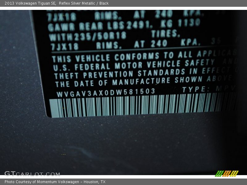 Reflex Silver Metallic / Black 2013 Volkswagen Tiguan SE