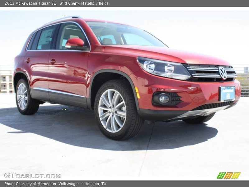 Wild Cherry Metallic / Beige 2013 Volkswagen Tiguan SE