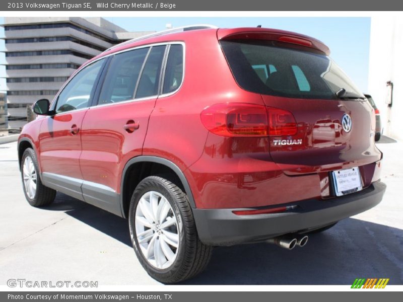 Wild Cherry Metallic / Beige 2013 Volkswagen Tiguan SE