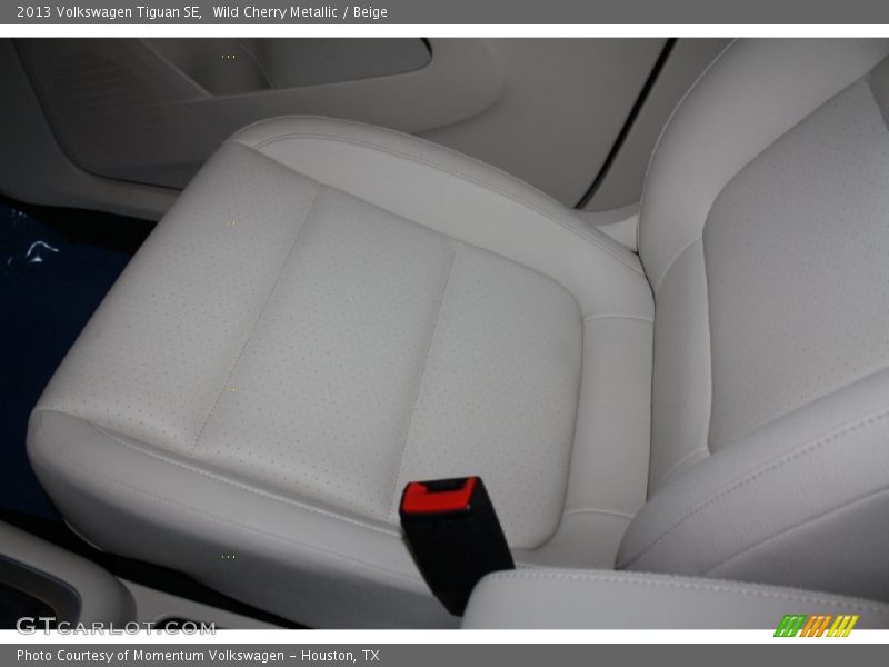 Wild Cherry Metallic / Beige 2013 Volkswagen Tiguan SE
