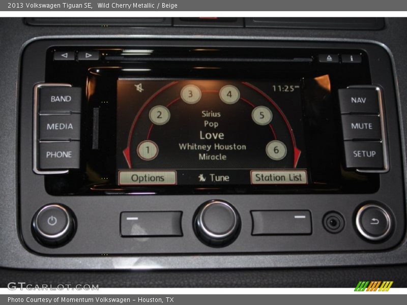 Controls of 2013 Tiguan SE