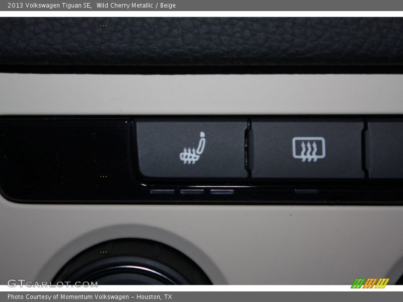 Wild Cherry Metallic / Beige 2013 Volkswagen Tiguan SE