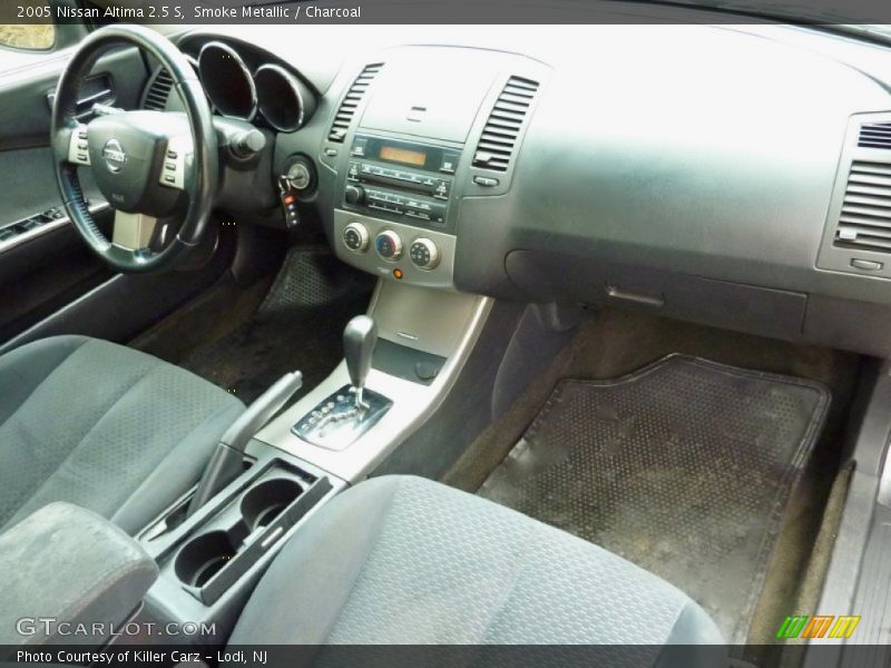 Dashboard of 2005 Altima 2.5 S