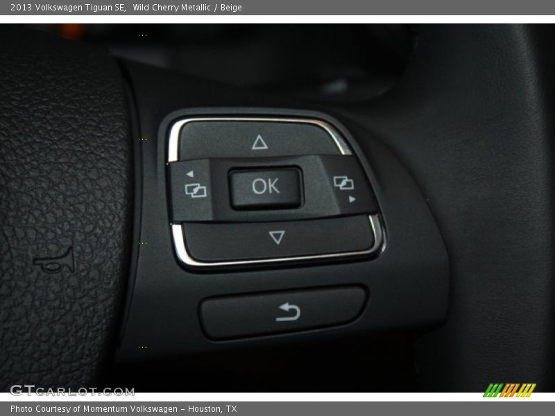 Controls of 2013 Tiguan SE