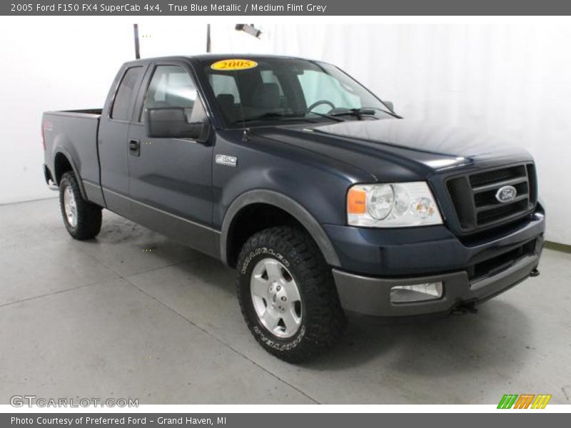 Front 3/4 View of 2005 F150 FX4 SuperCab 4x4