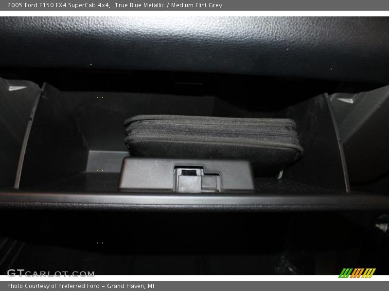 True Blue Metallic / Medium Flint Grey 2005 Ford F150 FX4 SuperCab 4x4