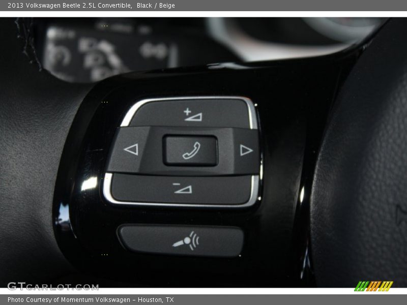 Controls of 2013 Beetle 2.5L Convertible