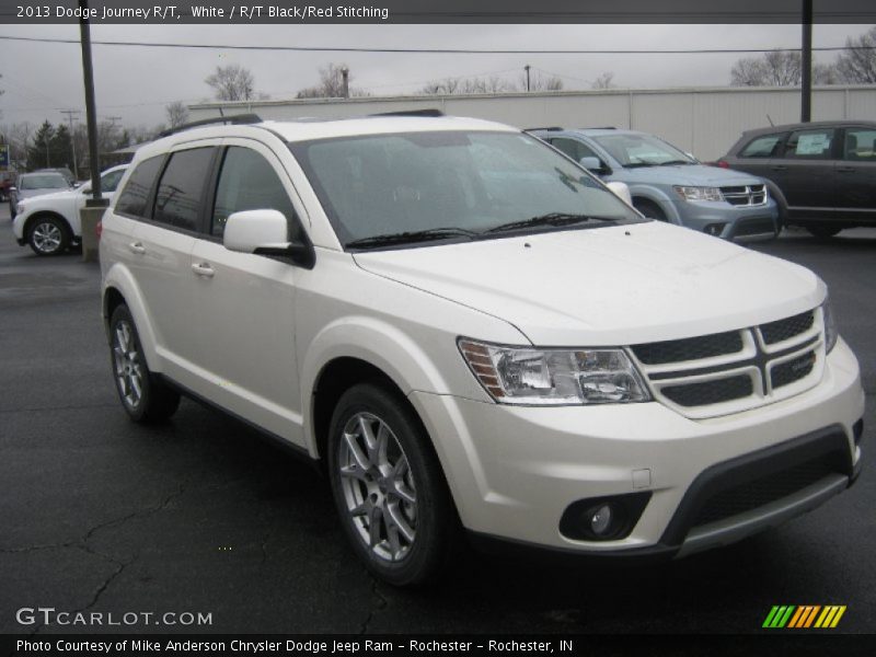 Front 3/4 View of 2013 Journey R/T