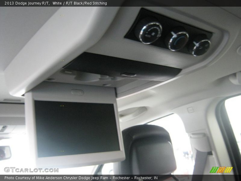 Entertainment System of 2013 Journey R/T