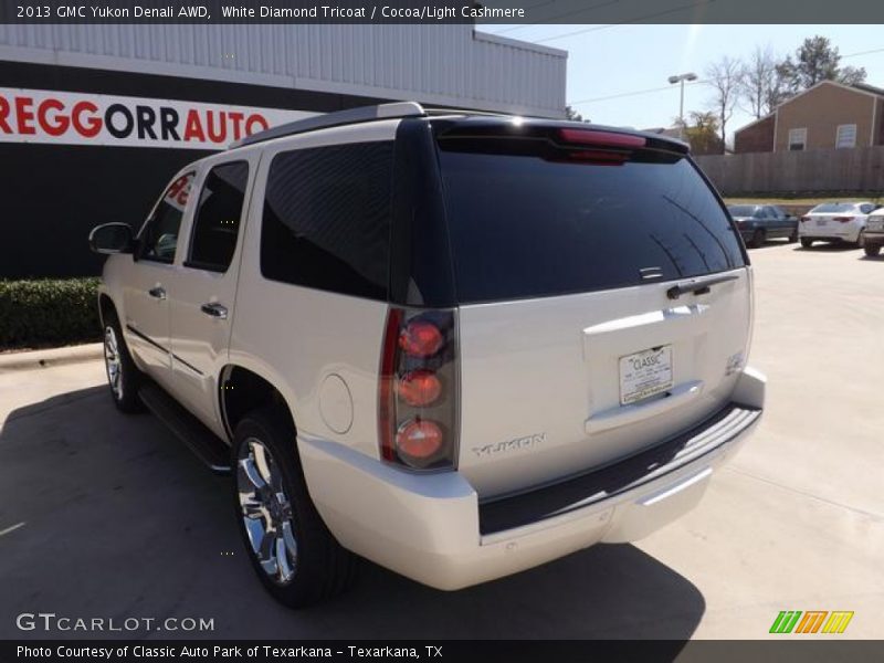 White Diamond Tricoat / Cocoa/Light Cashmere 2013 GMC Yukon Denali AWD