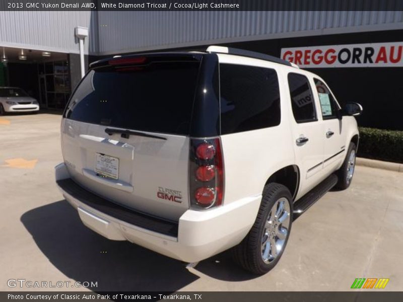 White Diamond Tricoat / Cocoa/Light Cashmere 2013 GMC Yukon Denali AWD