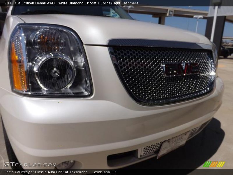 White Diamond Tricoat / Cocoa/Light Cashmere 2013 GMC Yukon Denali AWD