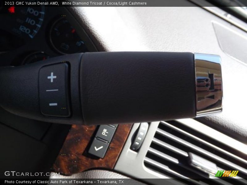 White Diamond Tricoat / Cocoa/Light Cashmere 2013 GMC Yukon Denali AWD