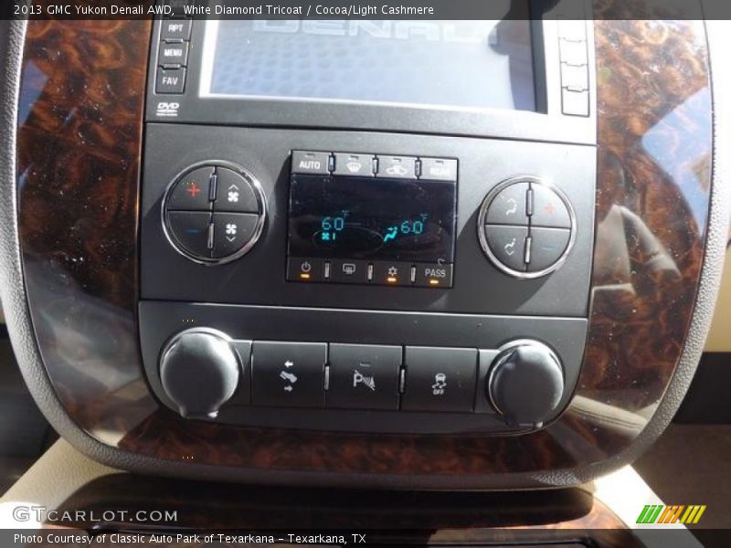 White Diamond Tricoat / Cocoa/Light Cashmere 2013 GMC Yukon Denali AWD