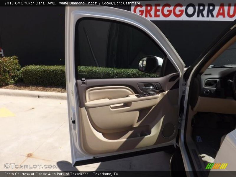 White Diamond Tricoat / Cocoa/Light Cashmere 2013 GMC Yukon Denali AWD