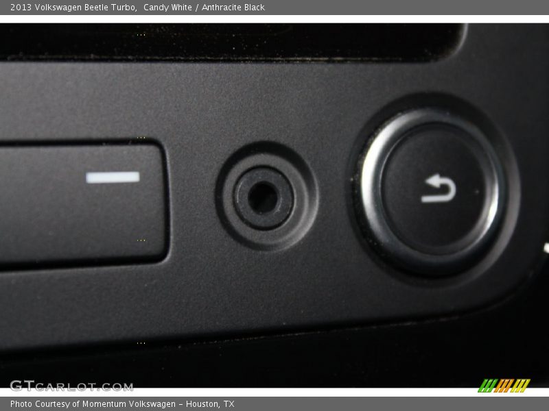 Candy White / Anthracite Black 2013 Volkswagen Beetle Turbo