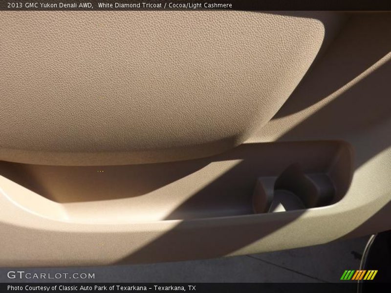 White Diamond Tricoat / Cocoa/Light Cashmere 2013 GMC Yukon Denali AWD