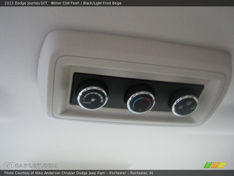 Winter Chill Pearl / Black/Light Frost Beige 2013 Dodge Journey SXT