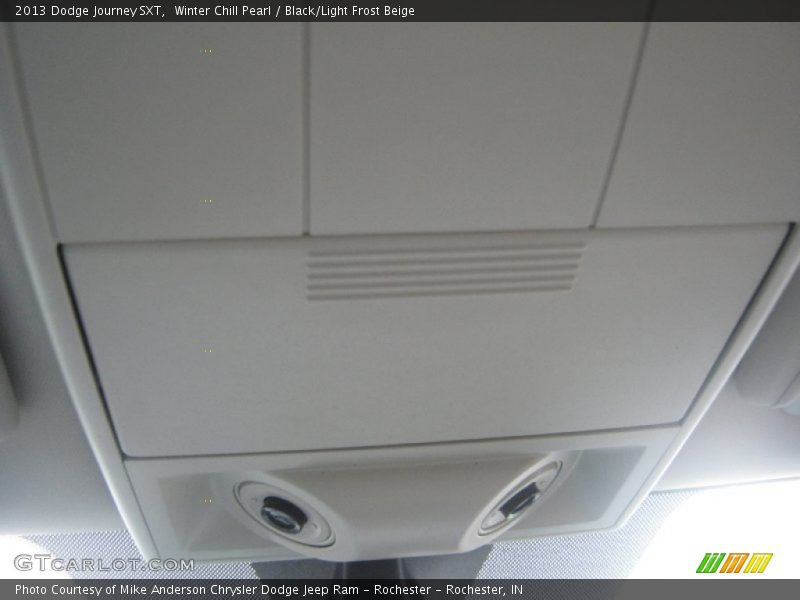 Winter Chill Pearl / Black/Light Frost Beige 2013 Dodge Journey SXT