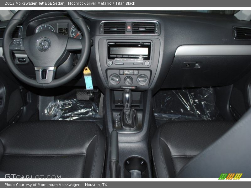 Dashboard of 2013 Jetta SE Sedan