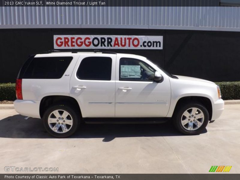 White Diamond Tricoat / Light Tan 2013 GMC Yukon SLT