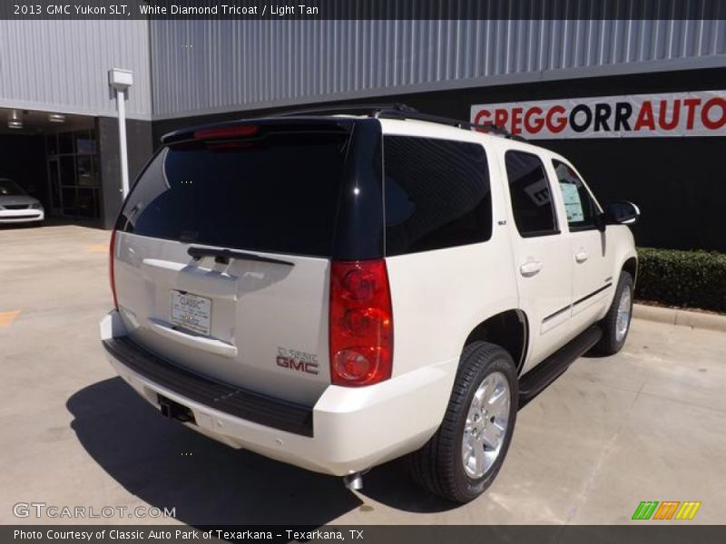 White Diamond Tricoat / Light Tan 2013 GMC Yukon SLT