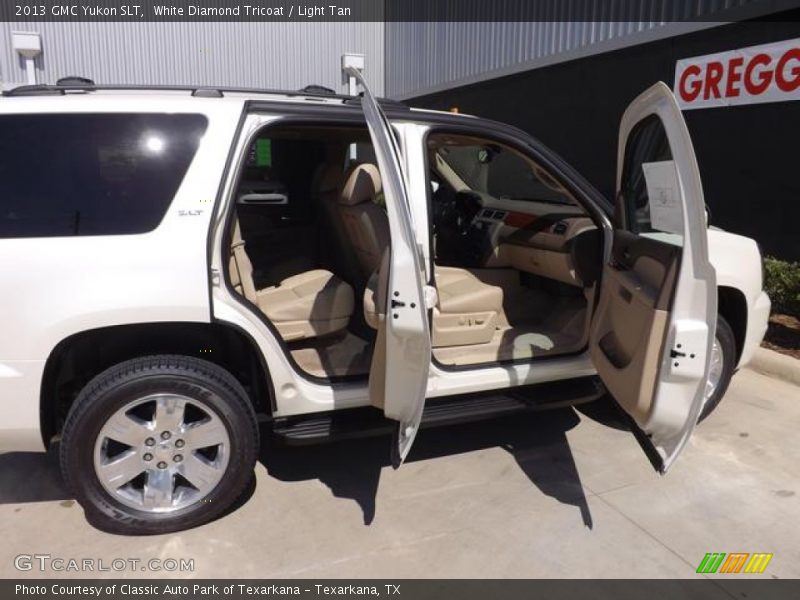White Diamond Tricoat / Light Tan 2013 GMC Yukon SLT