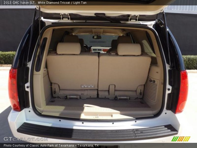 White Diamond Tricoat / Light Tan 2013 GMC Yukon SLT