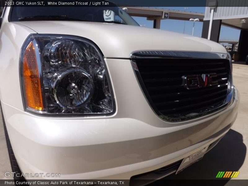 White Diamond Tricoat / Light Tan 2013 GMC Yukon SLT