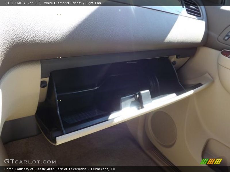White Diamond Tricoat / Light Tan 2013 GMC Yukon SLT