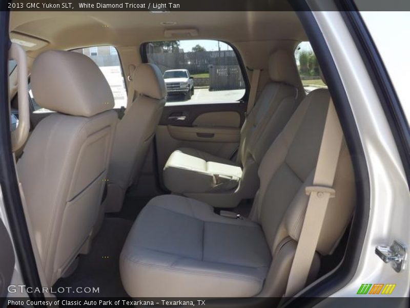 White Diamond Tricoat / Light Tan 2013 GMC Yukon SLT