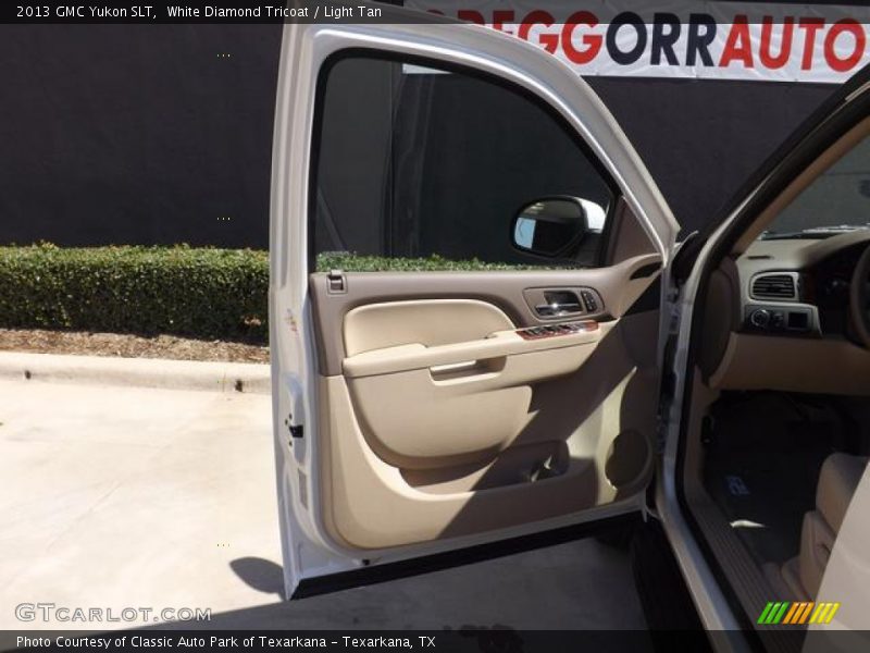 White Diamond Tricoat / Light Tan 2013 GMC Yukon SLT