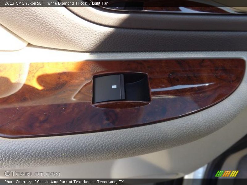 White Diamond Tricoat / Light Tan 2013 GMC Yukon SLT