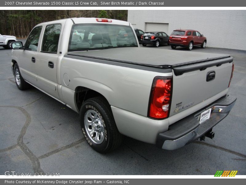 Silver Birch Metallic / Dark Charcoal 2007 Chevrolet Silverado 1500 Classic LS Crew Cab