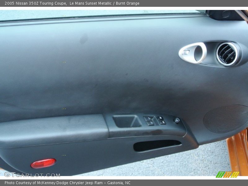Door Panel of 2005 350Z Touring Coupe