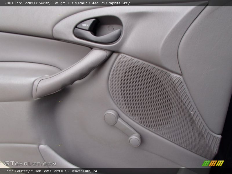 Twilight Blue Metallic / Medium Graphite Grey 2001 Ford Focus LX Sedan