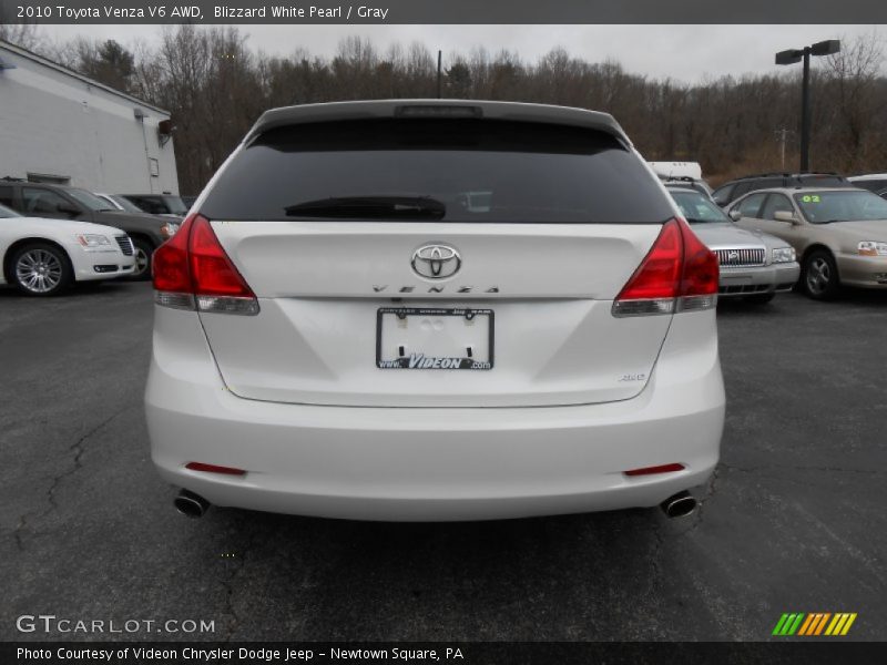 Blizzard White Pearl / Gray 2010 Toyota Venza V6 AWD