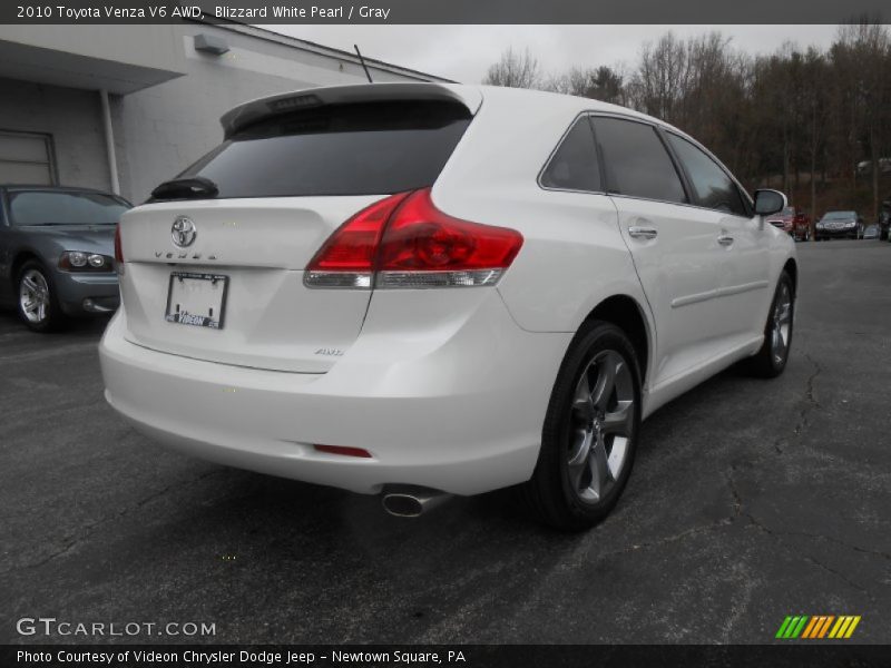 Blizzard White Pearl / Gray 2010 Toyota Venza V6 AWD