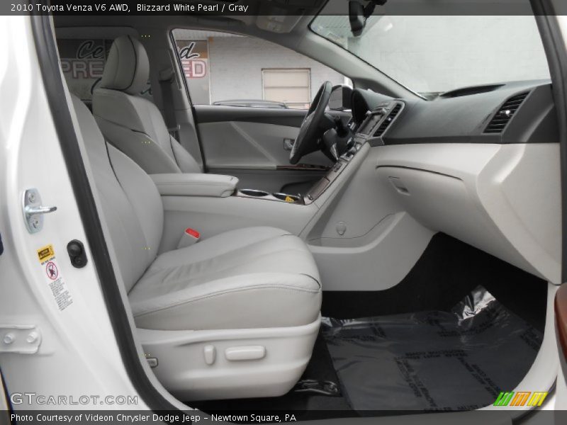 Blizzard White Pearl / Gray 2010 Toyota Venza V6 AWD