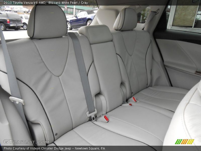 Blizzard White Pearl / Gray 2010 Toyota Venza V6 AWD