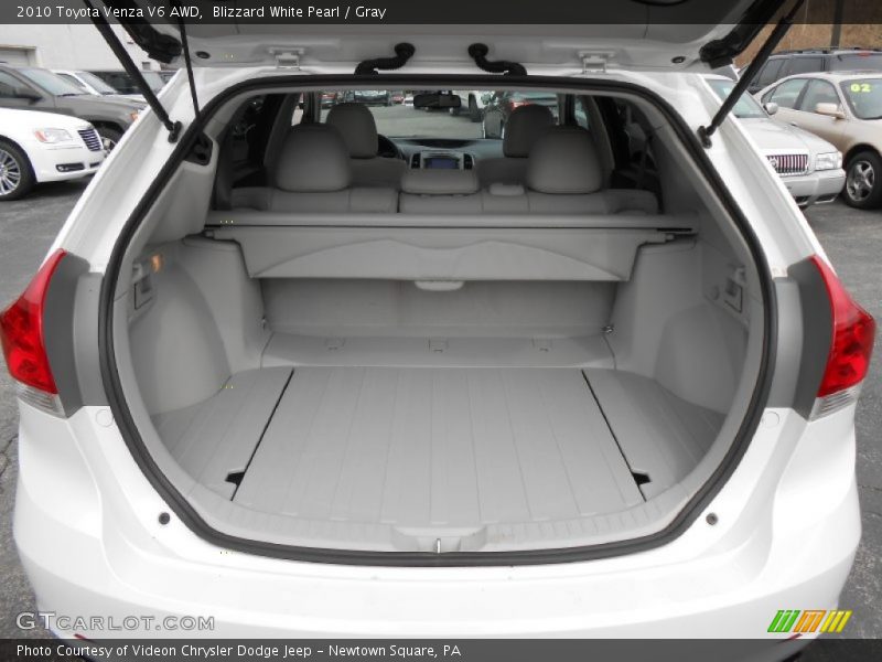 Blizzard White Pearl / Gray 2010 Toyota Venza V6 AWD